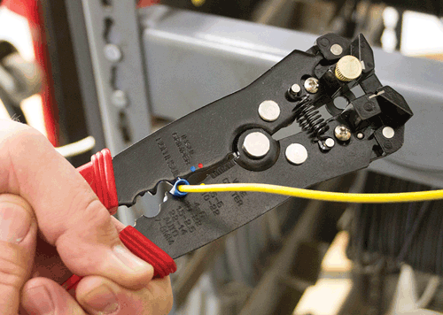 Picture of Self-Adjusting Wire Stripper
